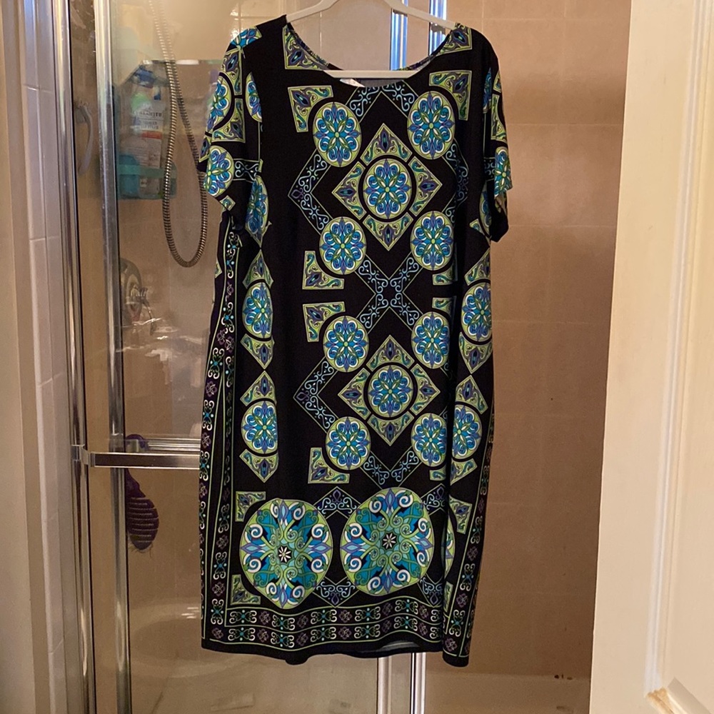 Knee length dress with great stretch